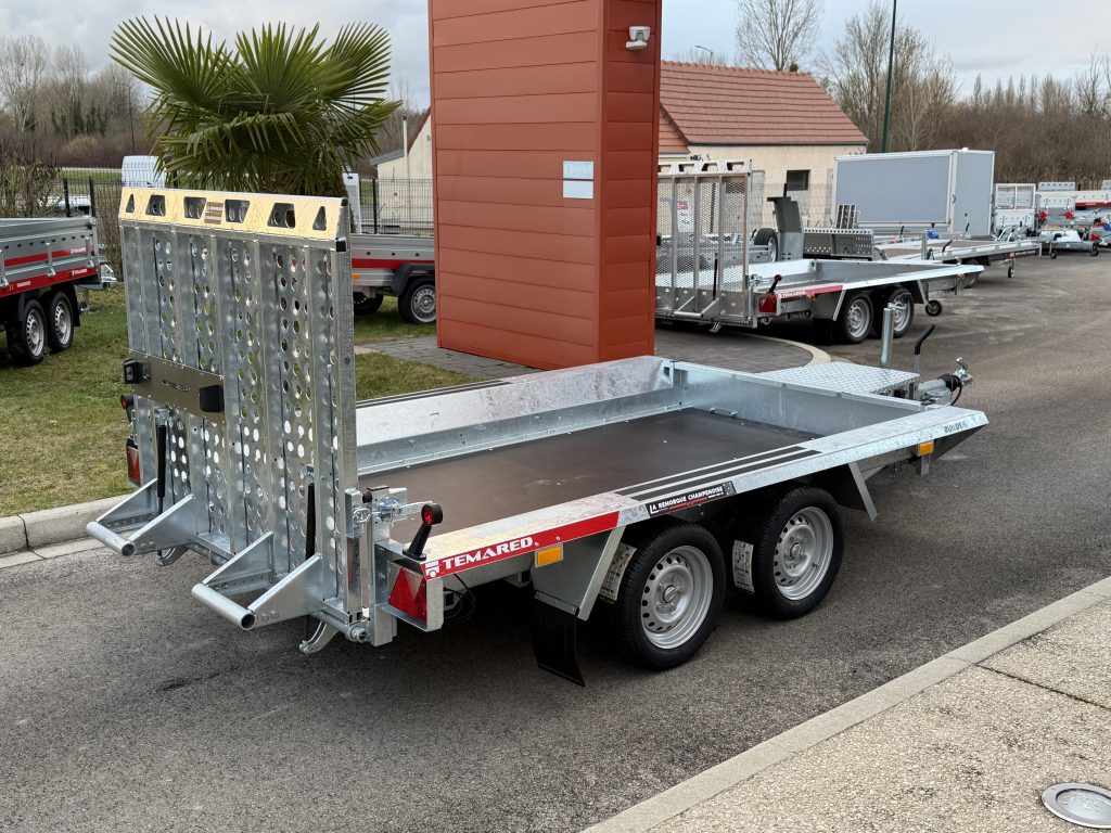BUILDER 3015/2 - 2700 kg