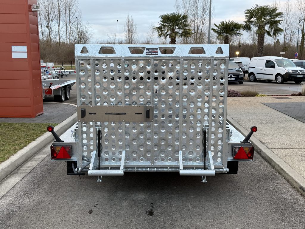 BUILDER 3015/2 - 2700 kg