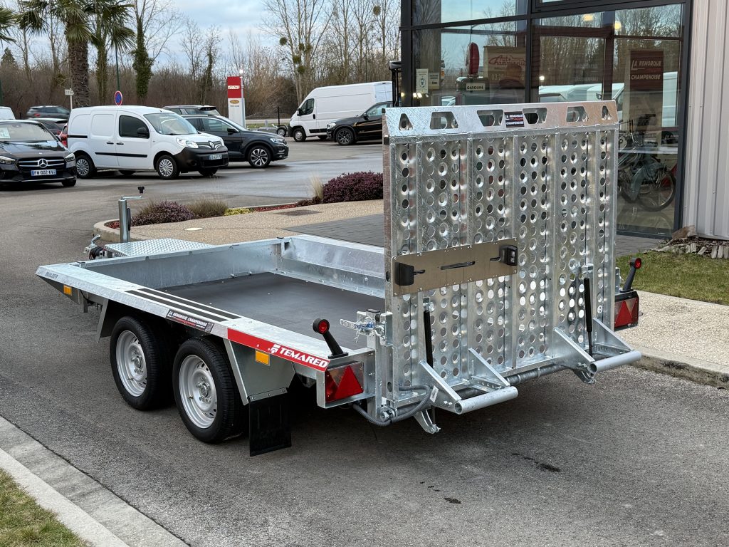 BUILDER 3015/2 - 2700 kg