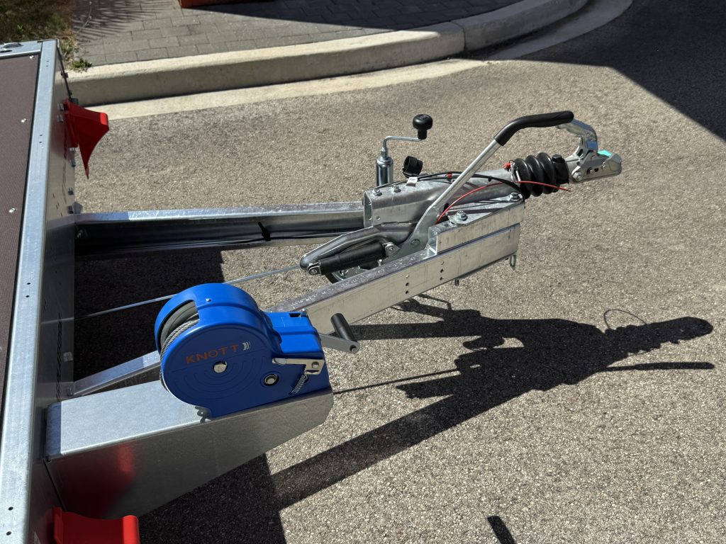CARPLATFORM 4021/2 treuil Knott - 2700 KG