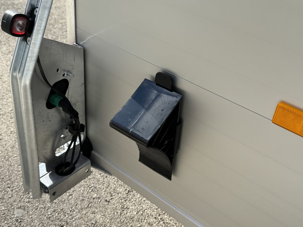 ROADSTER C700 ALUMINIUM et PORTE LATERALE - 2600 KG