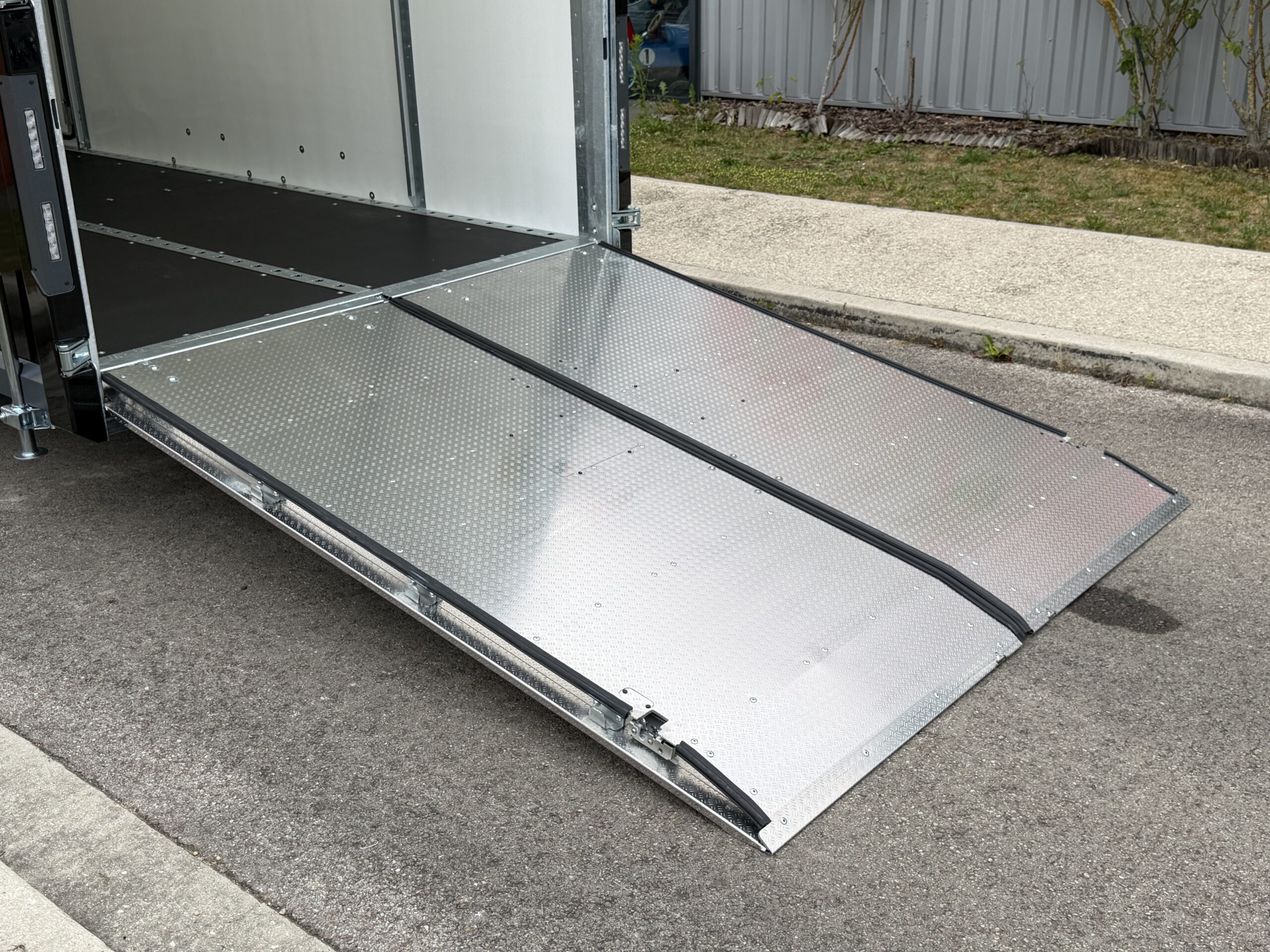 BOX VAN 3516-27-2-12
